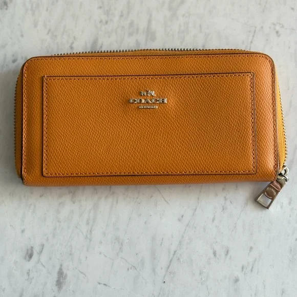 Coach Zip Wallet - Picture 1 of 11